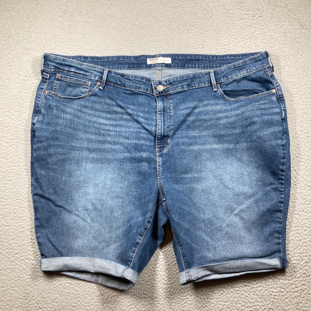 Signature by Levi Strauss Bermuda Shorts Women 28W Blue Stretch Cuffed Denim